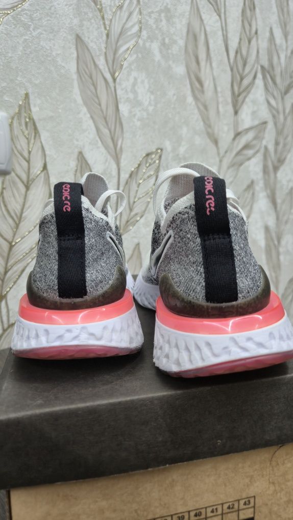 Кросівки Nike Epik React