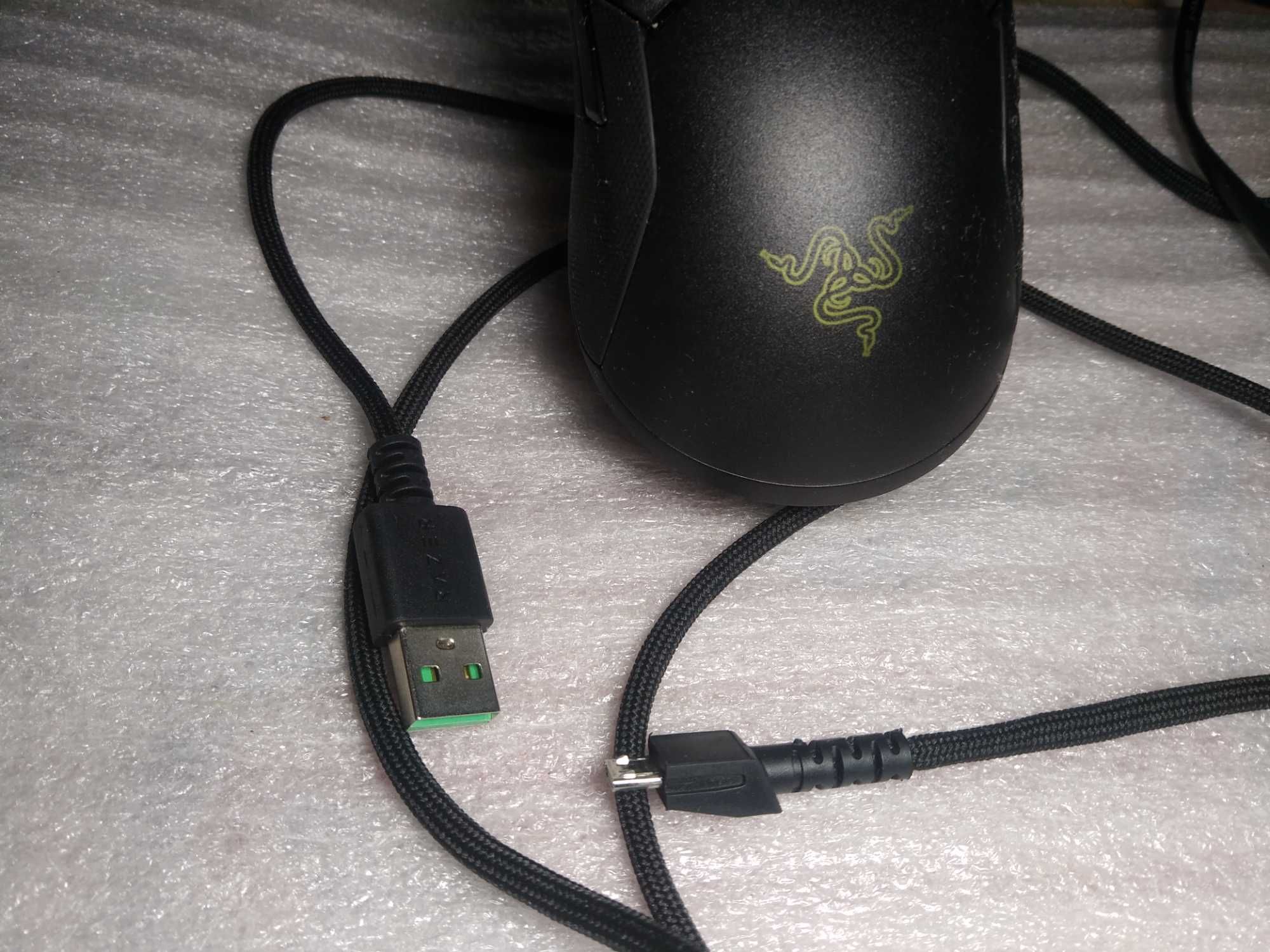 Зарядна станція Razer Mouse Dock Chroma/USB кабель