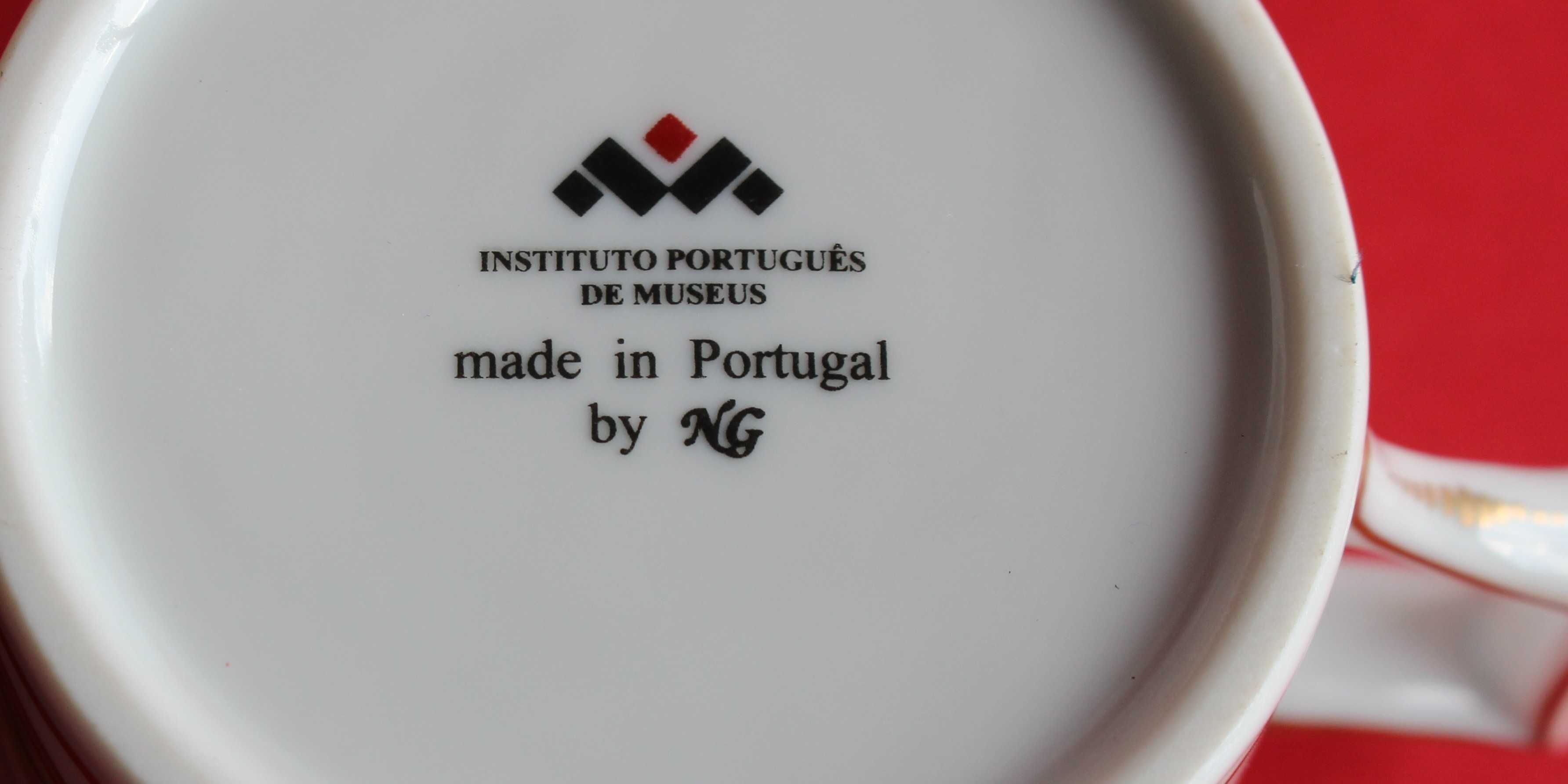 Chávena porcelana com veleiros NG Instituto Português de Museus