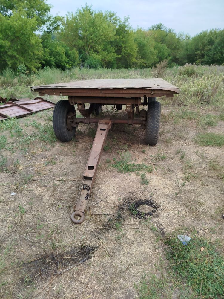 Тракторный прицеп 2ПТС4 на тягах