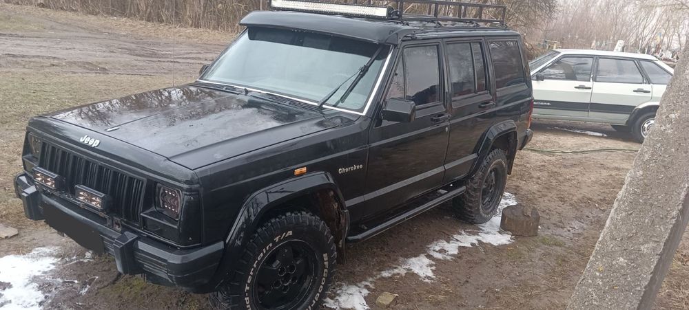 Продам Jeep Cherokee 4.0
