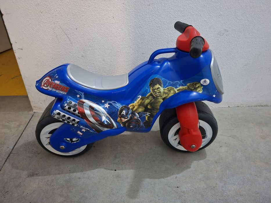 Mota criança super-heróis