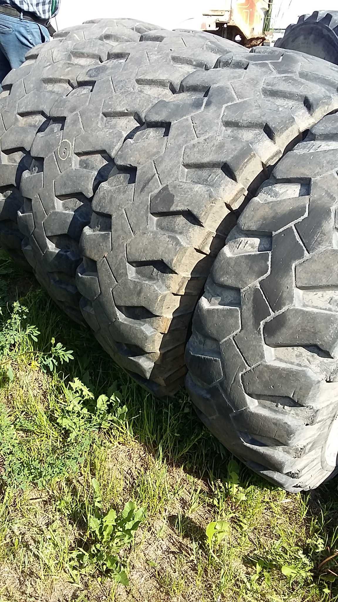 opona 375/75R20 opony przemysłowe Michelin 80% bieżnika