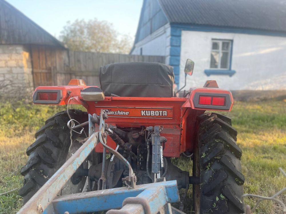 Продам міні трактор Kubota L185