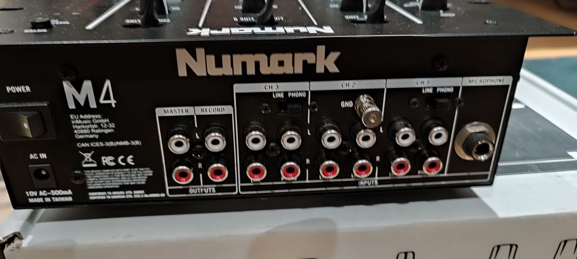 Mesa mistura Numark M4