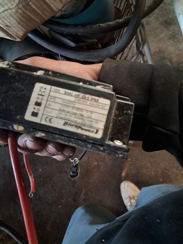 Ładowarka 24V 3A do wózków zwyżka SMC HF 24 IP65 mikroprocesorowa