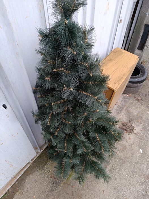 Штучна ялинка 150 см, пишна та в чудовому стані
