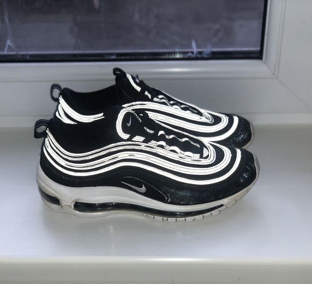 Женские кроссовки Nike AirMax