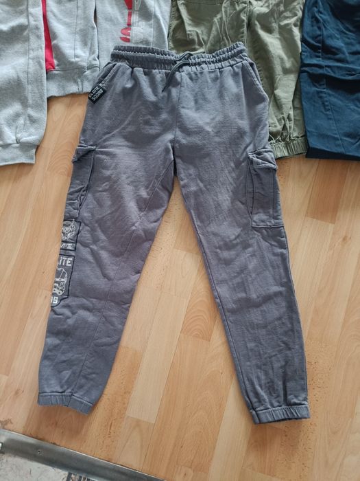 Zestaw ubrań dobre na rozmiar 140/146 chłopiec