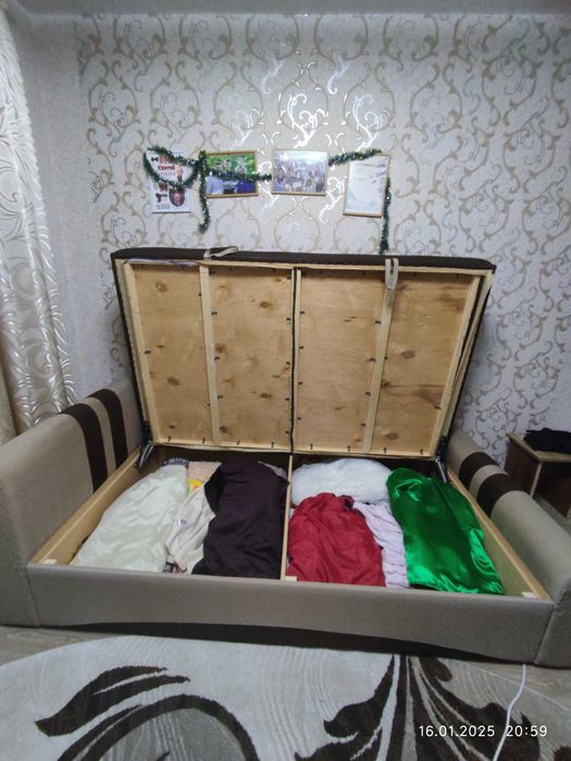 Продам діван кровать