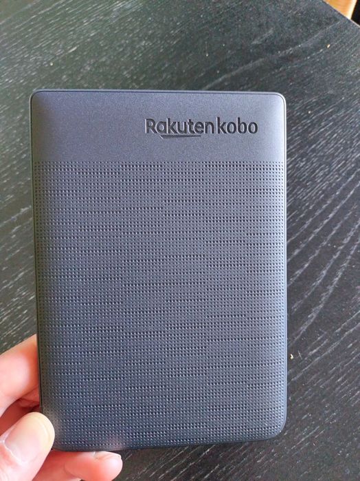 Kobo e-reader Rakuten Nia com capa MOD 306