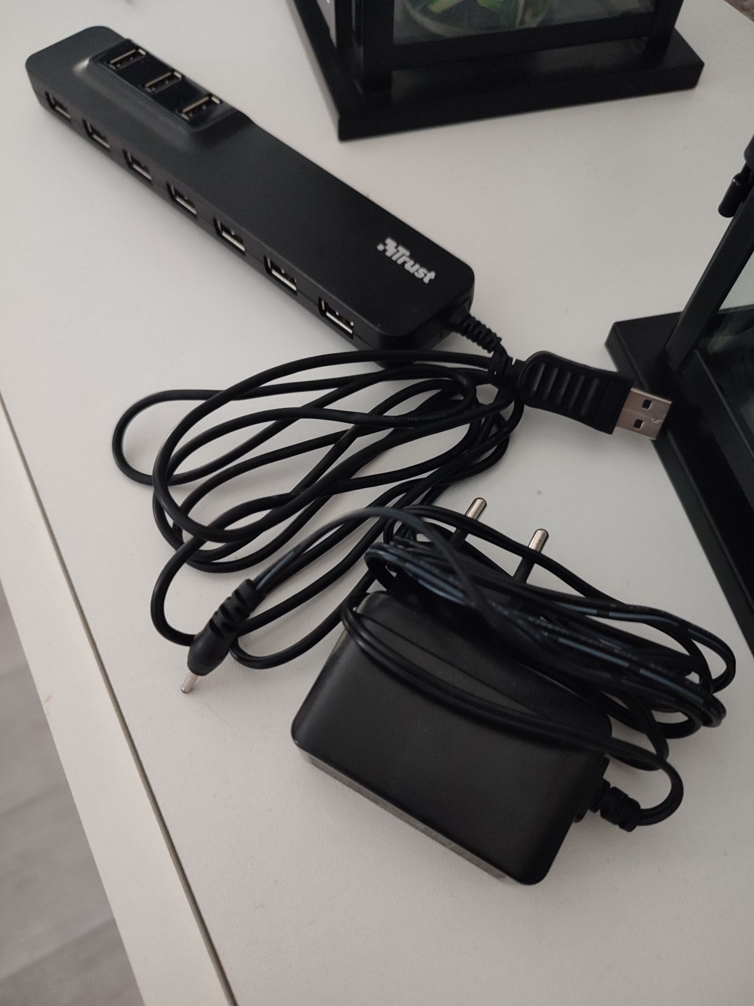 10 Port USB 2.0 Hub Trust Oila