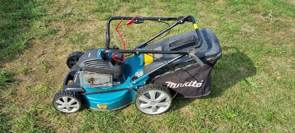 Kosiarka spalinowa Makita PLM4617