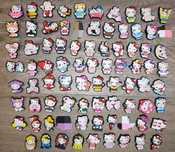 Jibbitz Przypinki do Crocs. Hello Kitty