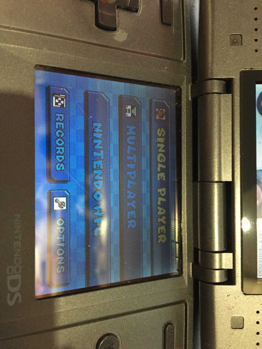 Nintendo DS с играми, стилус и зарядка