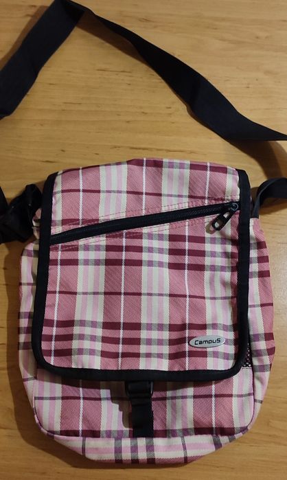 Torba na ramię, sportowa,  dużo kieszeni
