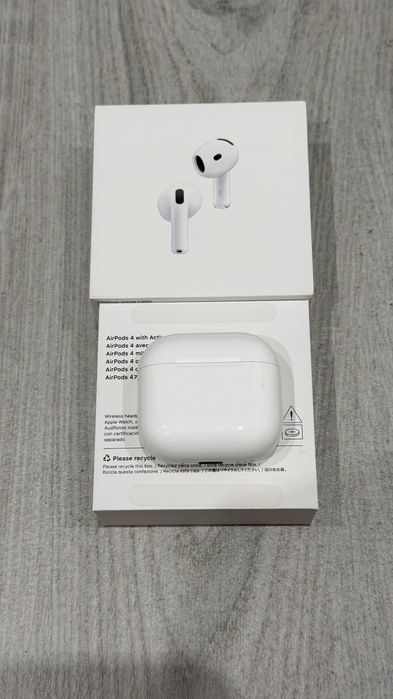 Apple AirPods 4 with Active Noise Cancellation