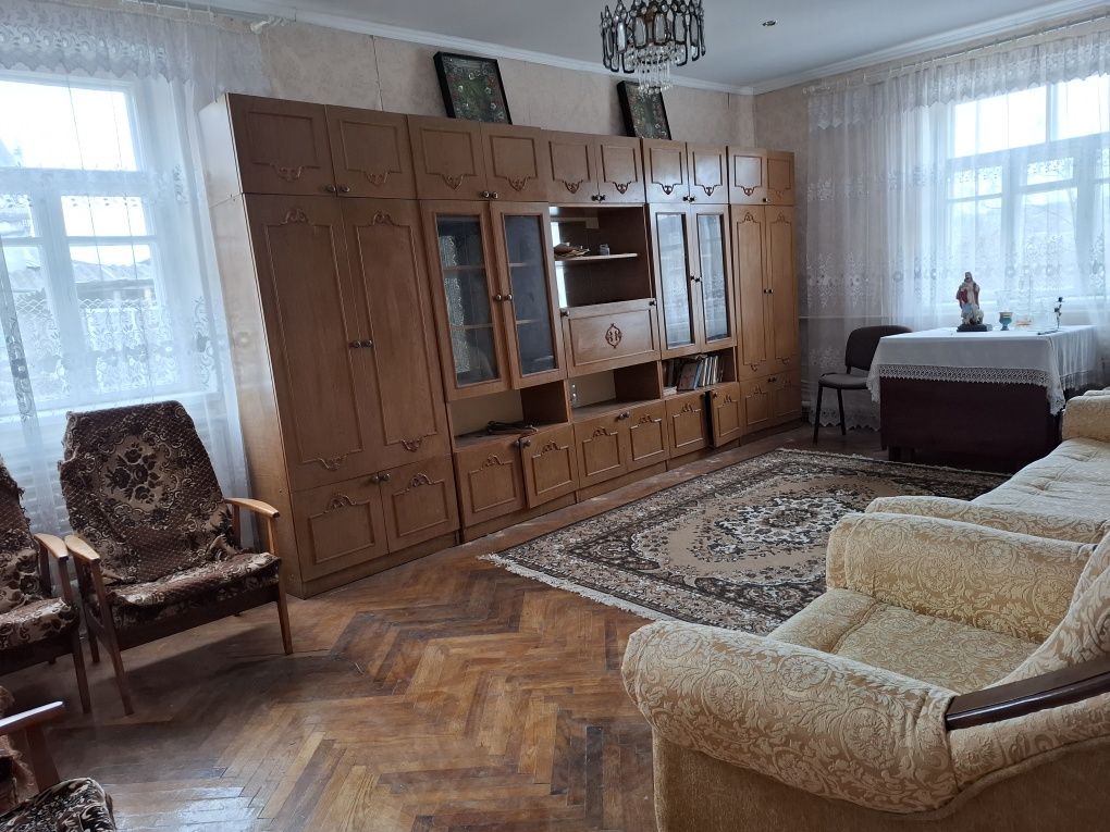 Продається будинок м. Дунаївці