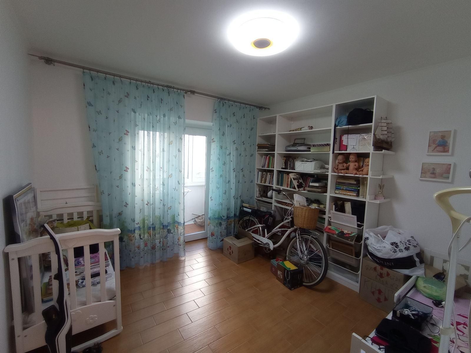 Продам 3- ком. ул. Маршала Говорова в р-не парка Победы(995-959)
