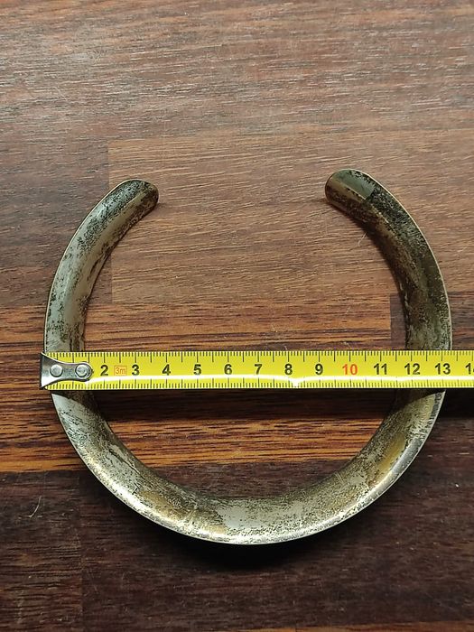 Masywna sztywna profilowana obroża na szyję kolia vintage