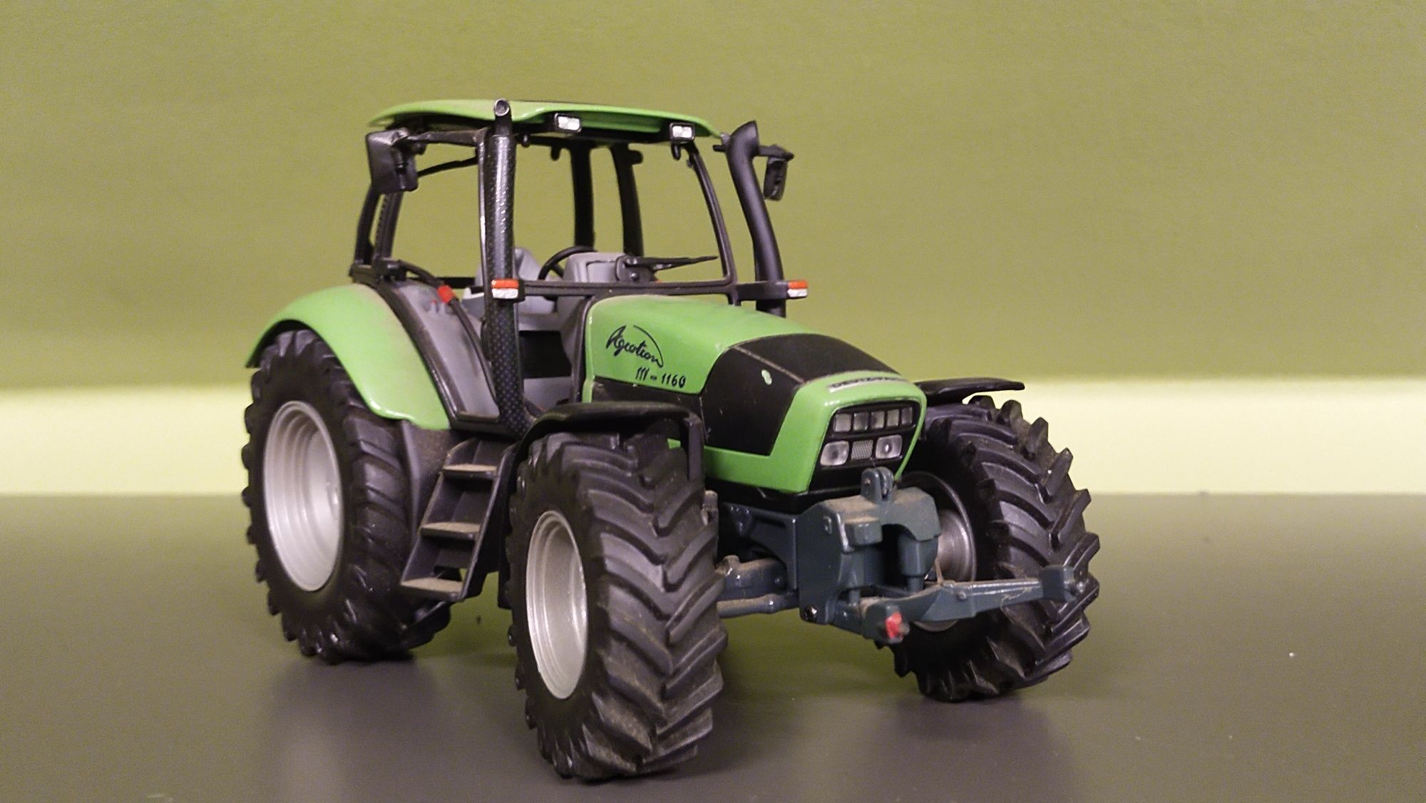 Deutz Fahr Ttv universal hobbies jak siku Britains 1 32