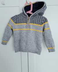 Sweter z kapturem 24 m