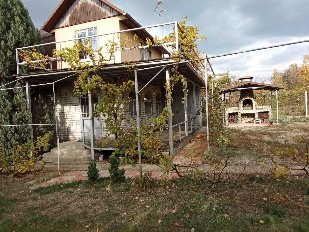 Продаю 3-поверхову зимову дачу на р. Дніпро за Любимівкою