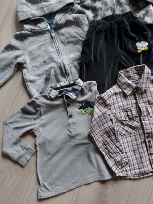 Paka ubrań dla chłopca rozmiar 98 i buciki 2 pary
