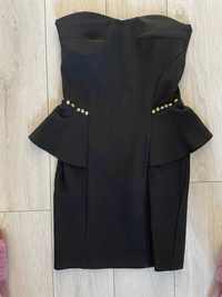 Czarna sukienka mini z baskinką bez ramion, rozmiar S/M