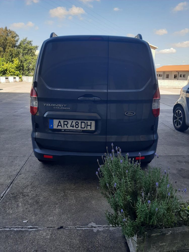 Ano 2022-Ford Transit Courier Van Limited 1.5 tdci 75 kw ( 100cv)