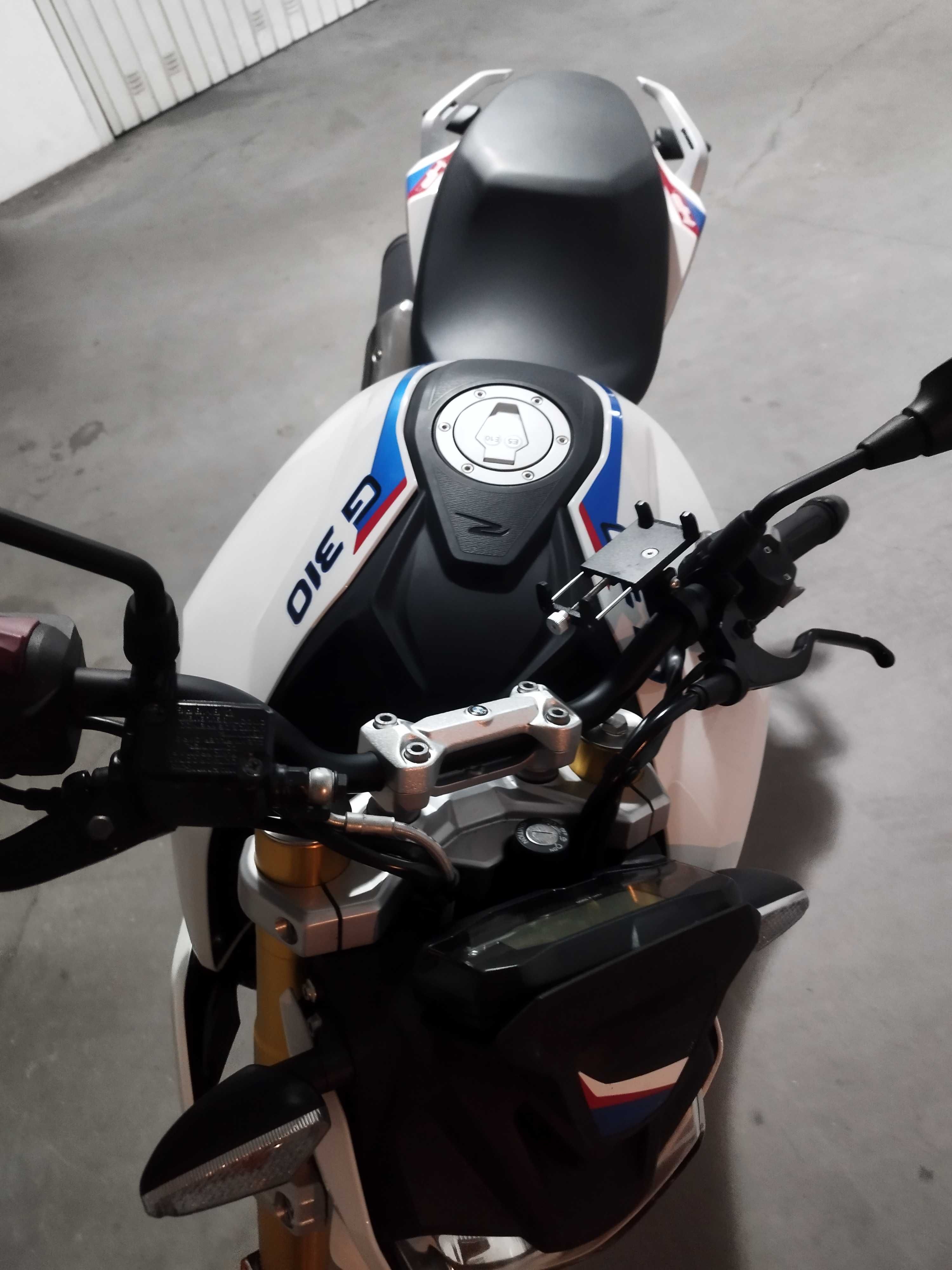 Moto BMW G310R pouco tempo de uso.