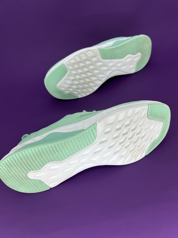 Кросівки 39р.25,5см. Slazenger