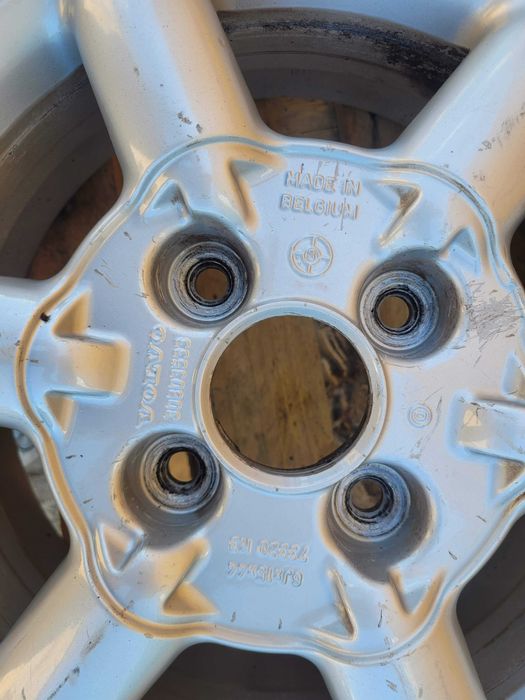 Felgi Aluminiowe Volvo 15 4x114.3 V40 S40