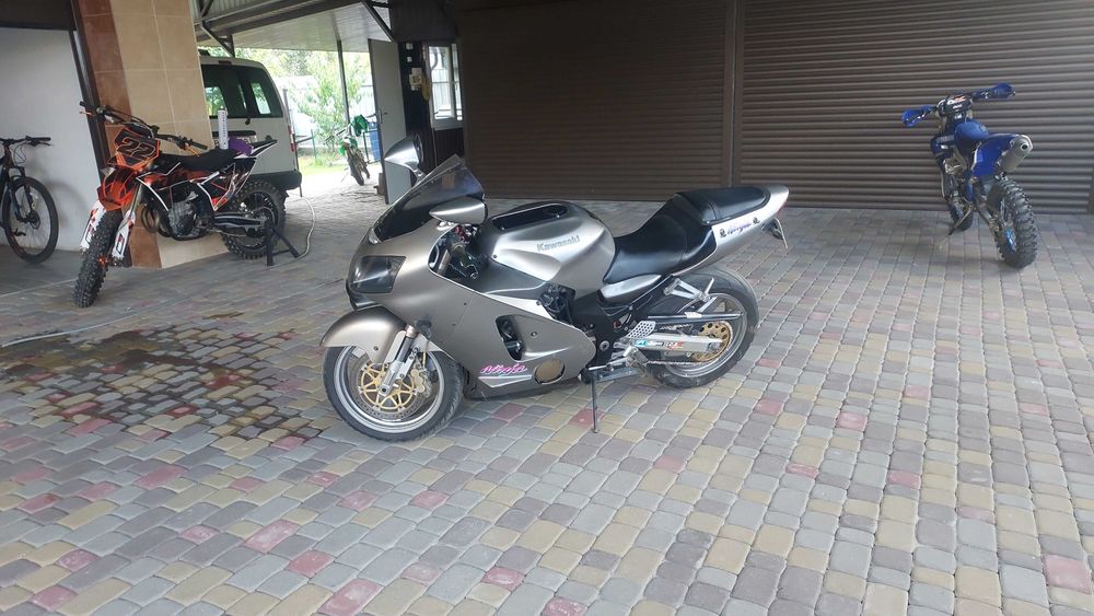 Кавасакі zx 12r.