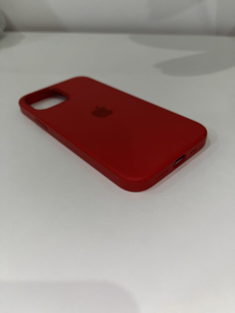 Силіконовий чохол на iPhone 12 Pro б/в