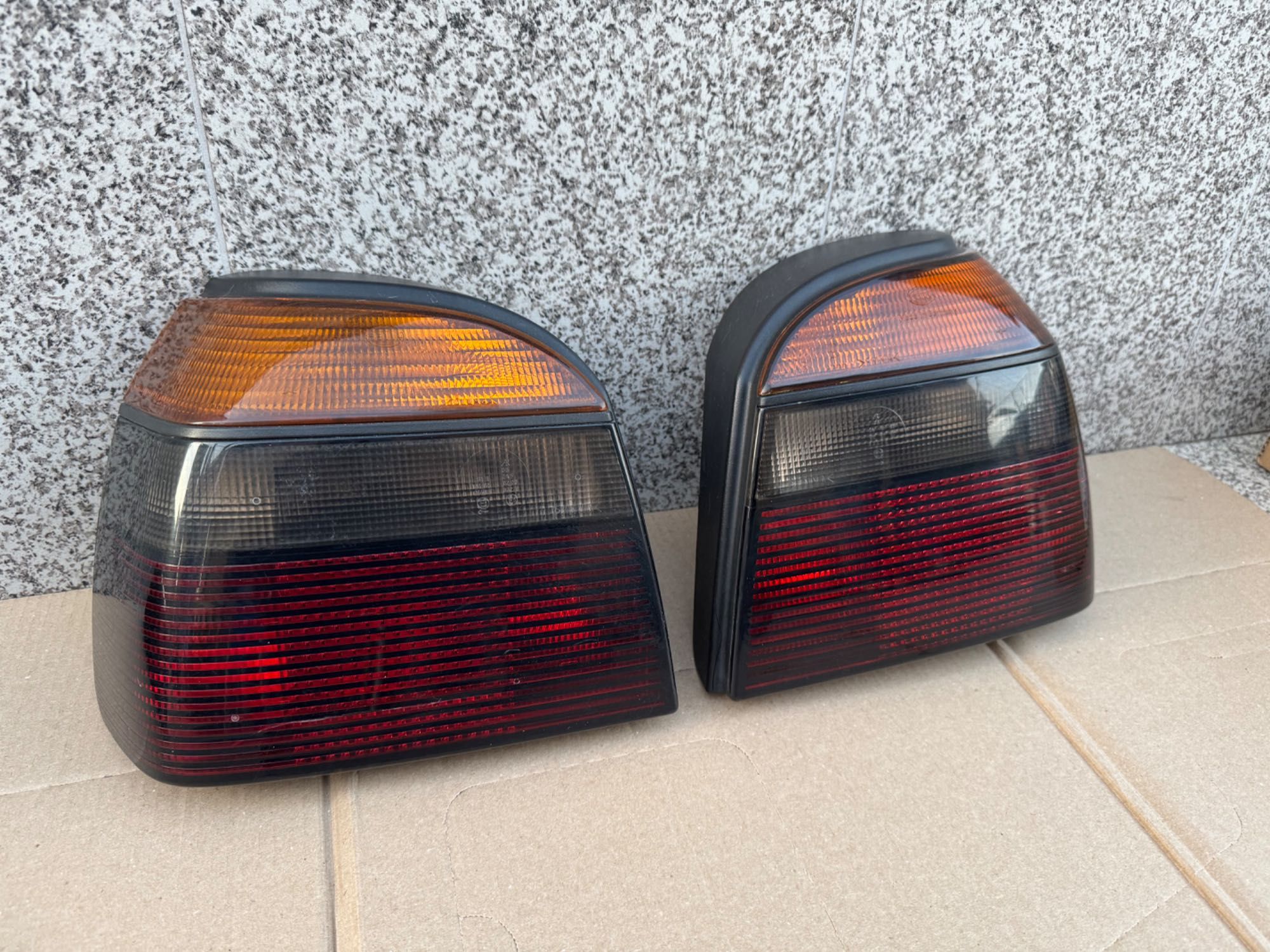 Farolins traseiros Hella Escuros Golf 3 GTI VR6 GT Excelente estado