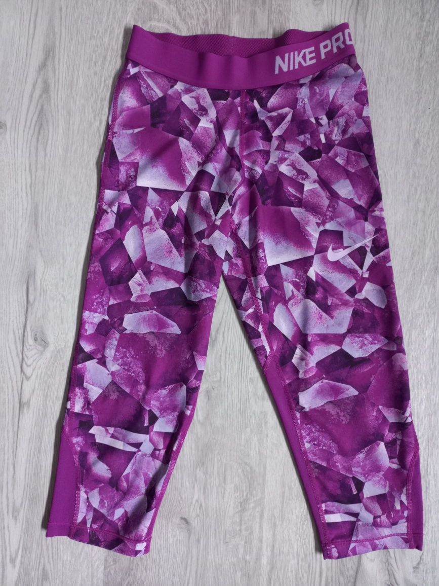 Legginsy getry 3/4 Nike L