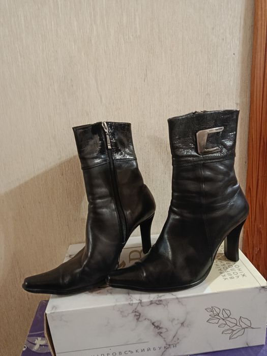 Чоботи шкіряні осінь-весна 39 розмір