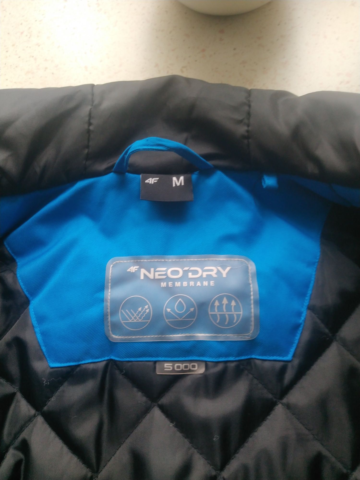 Sprzedam kurtkę zimową 4F Neo Dry 5000