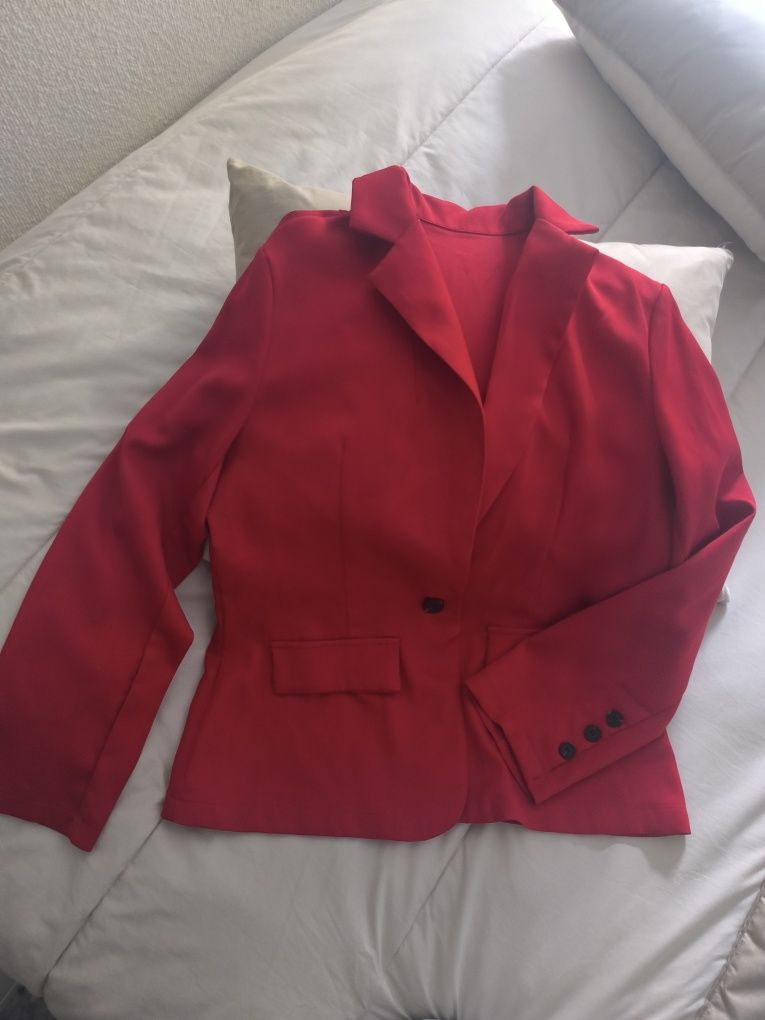 Blazer vermelho sem bolsos