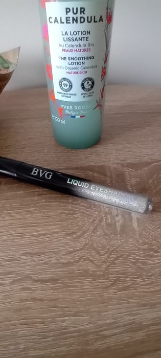 Tonik Yves Rocher + cień do powiek + gąbka