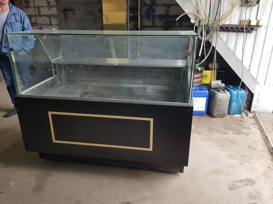 Холодильные Витрины кондитерские мясные  рыбные молочка