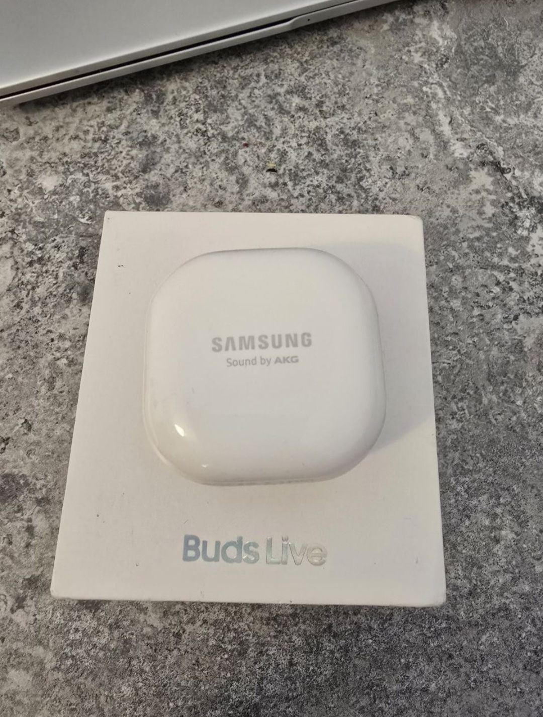 Samsung Galaxy buds live