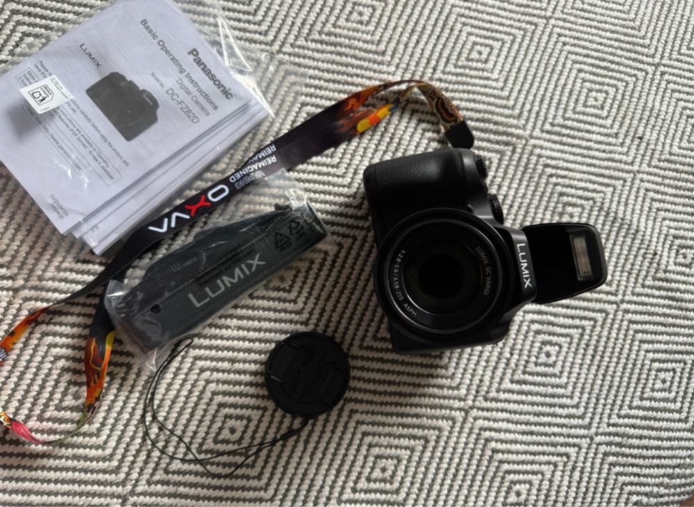 Aparat Panasonic DC-FZ82 Lumix Hybrydowy MOS18