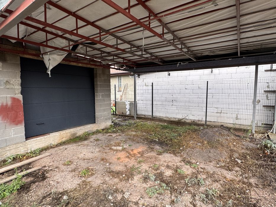 Новий будинок в передмісті