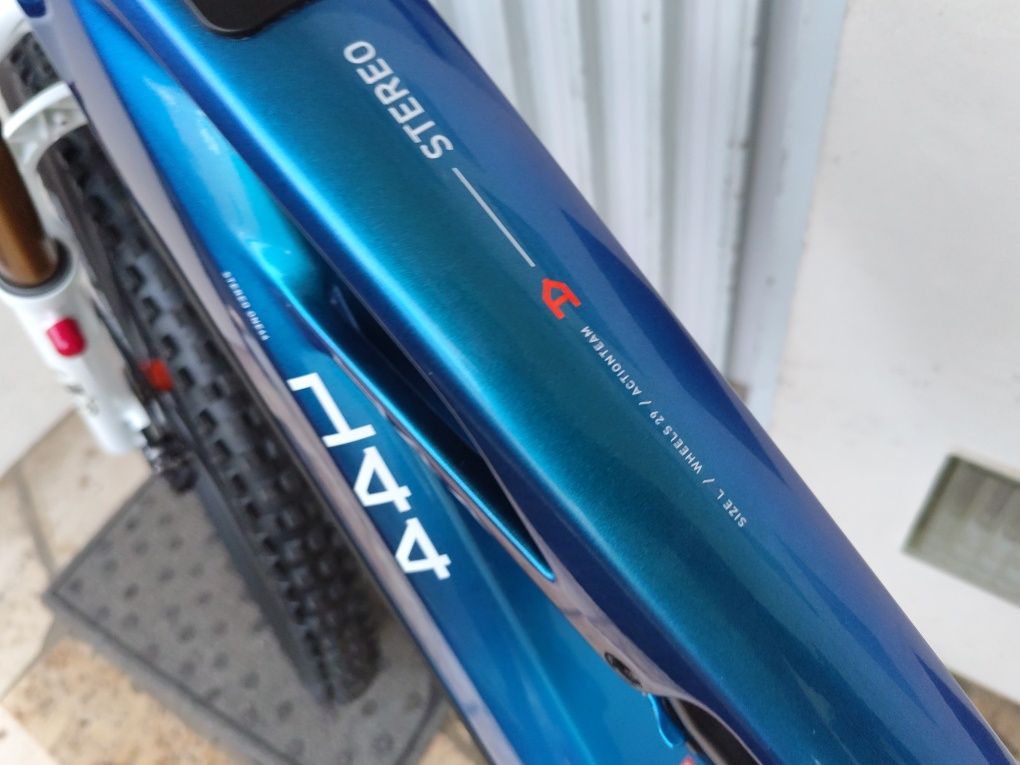 Cube Stereo Hybrid ONE44 Actionteam Rama L 2025
