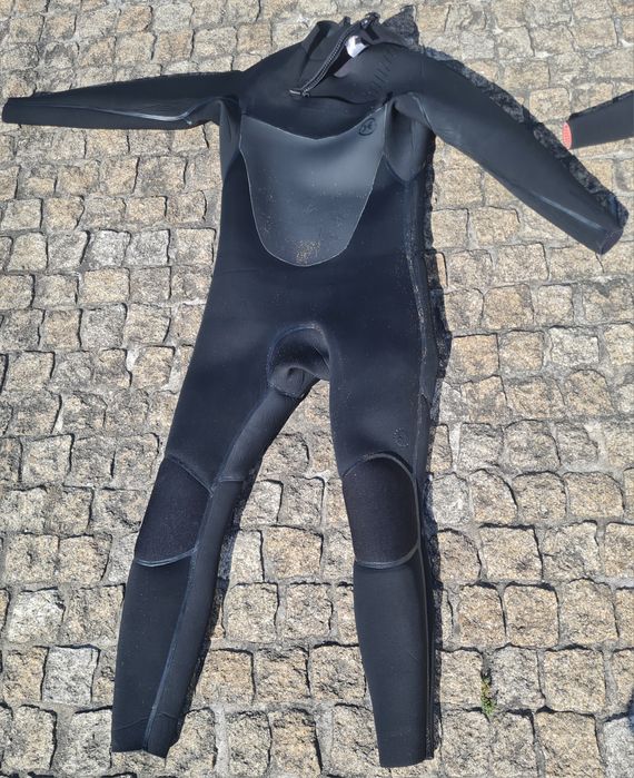 Fatos de surf Rip Curl, Quiksilver, Deeply