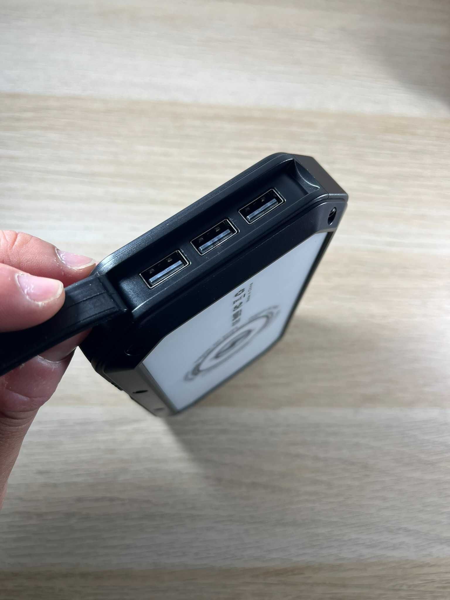 Powerbank 20000mAh c/ painel solar, carregamento sem fios e lanterna