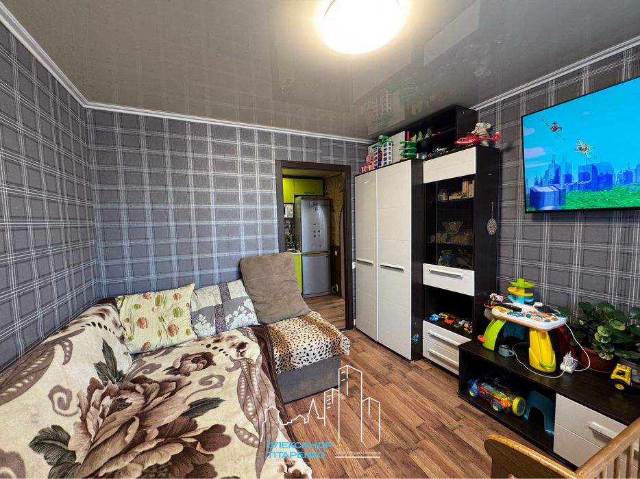 Продам 2-о кімнатну секцію