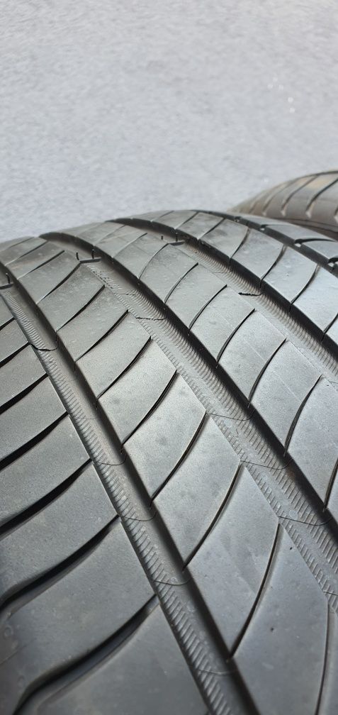 235/50/18 Michelin